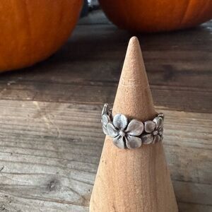 Vintage 3 flower sterling band sz 8 magnolia dogwood like